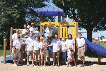 Shaw Memorial w/Family in Milledgeville, IL